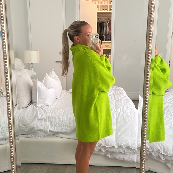 Never worn, too big on me. - Picture 2 of 3